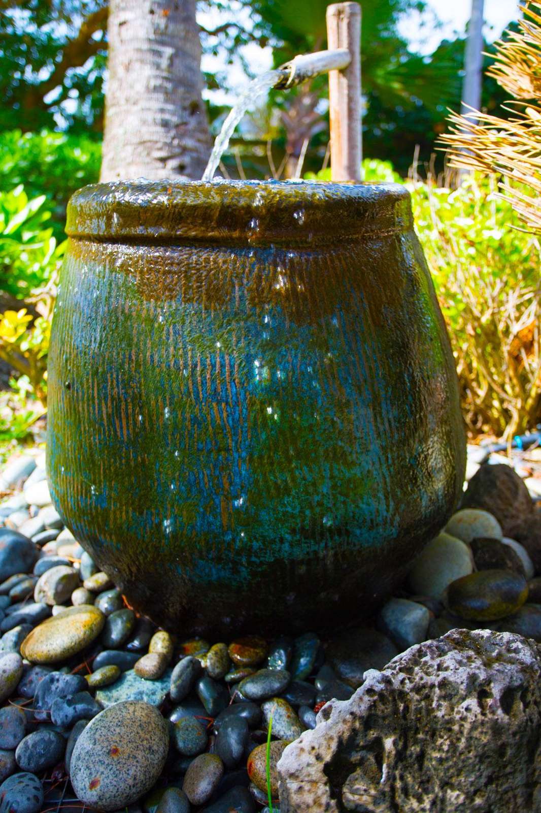 Garden water vase by COCO BUNGALOW