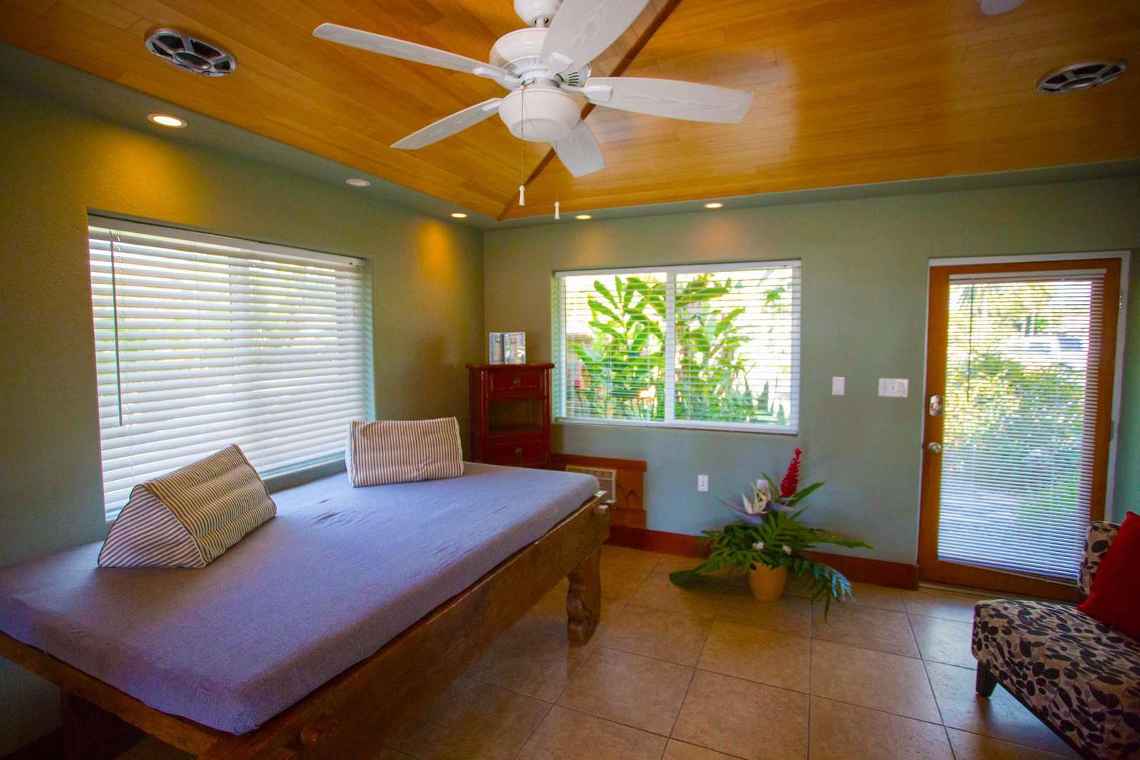 Bamboo Hale' living area