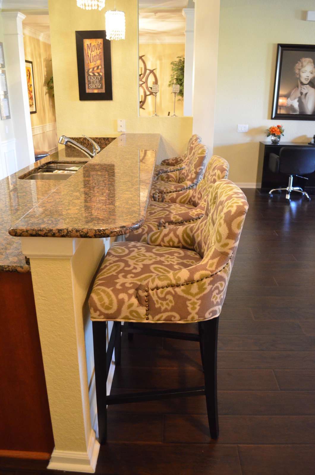 Kitchen counter seating