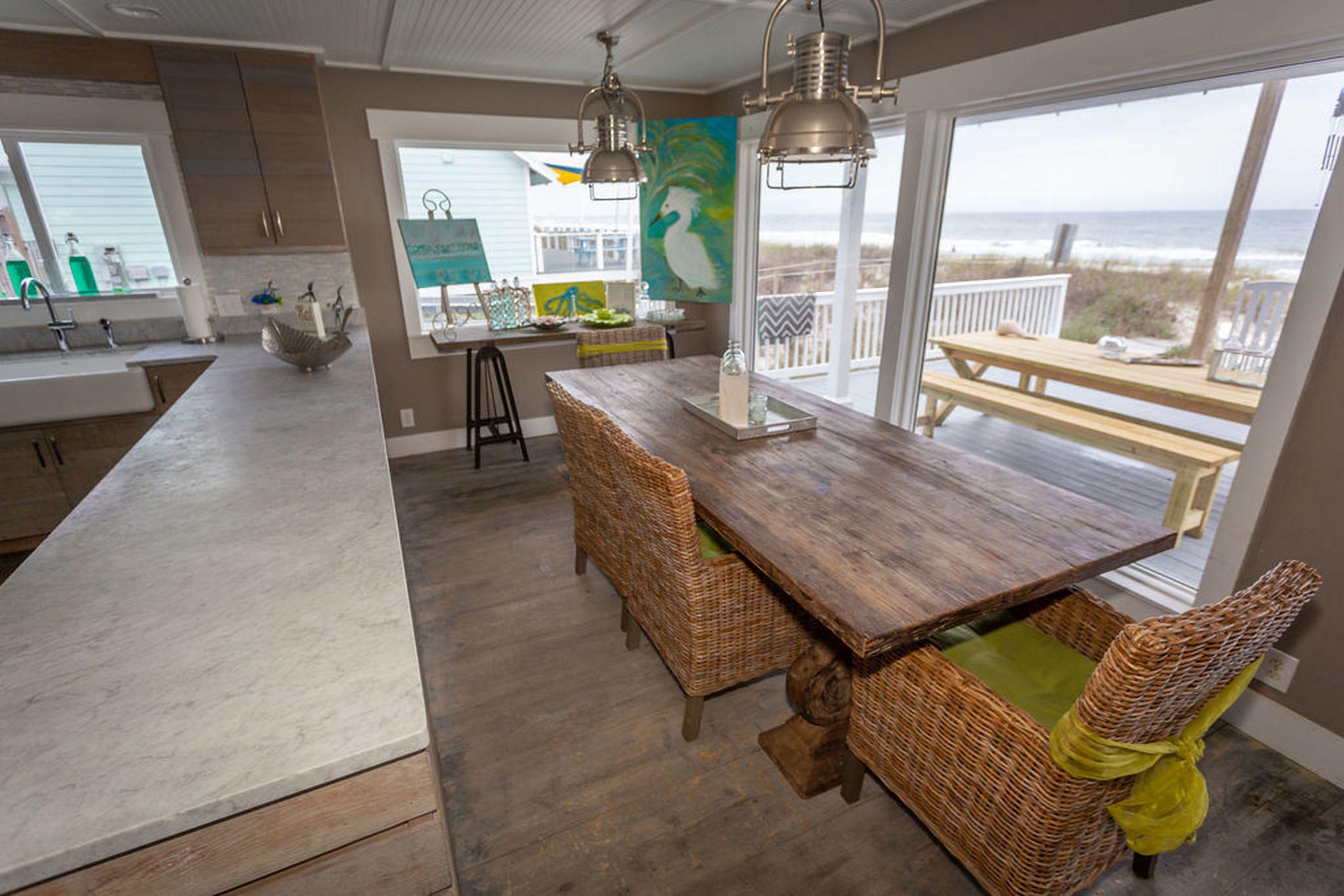 Kitchen bar overlooking the ocean