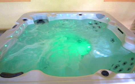 Hot-Tub for all year usage