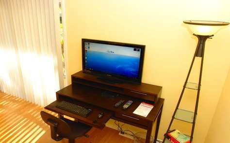 Computer and TV - Desk - Internet