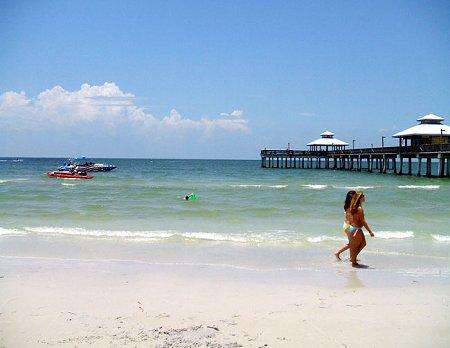 Fort Myers Beach - next to the Pier