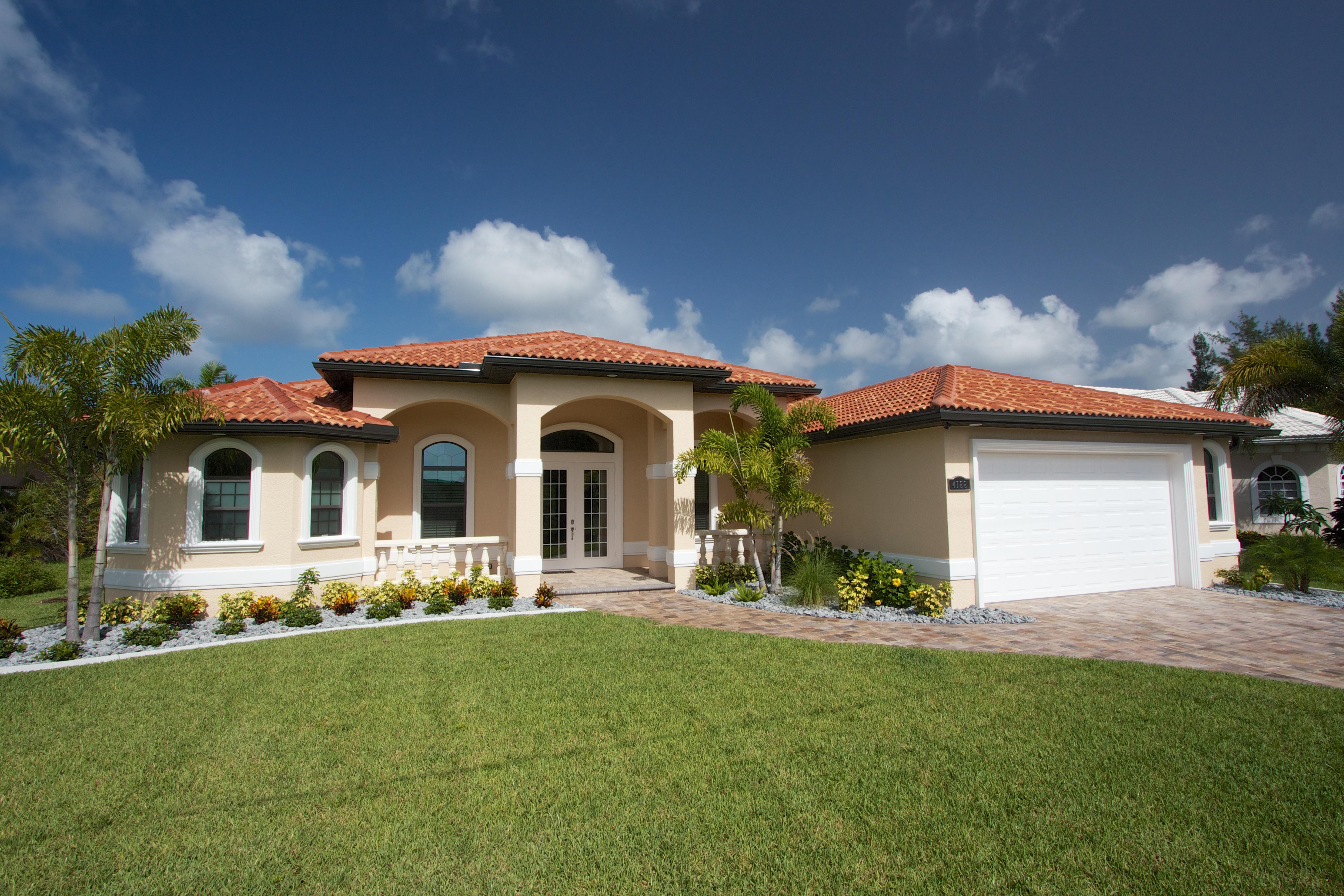 Wischis Florida Home - Vacation Rentals Cape Coral I Property Management I Real Estate