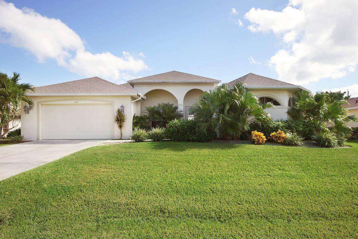 Wischis Florida Home - Vacation Rentals Cape Coral I Property Management I Real Estate