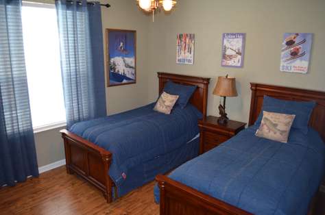 Third bedroom with two twin beds