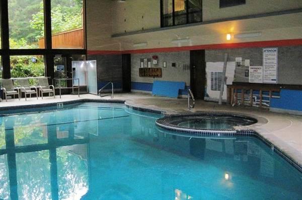 Pool & Hot tub