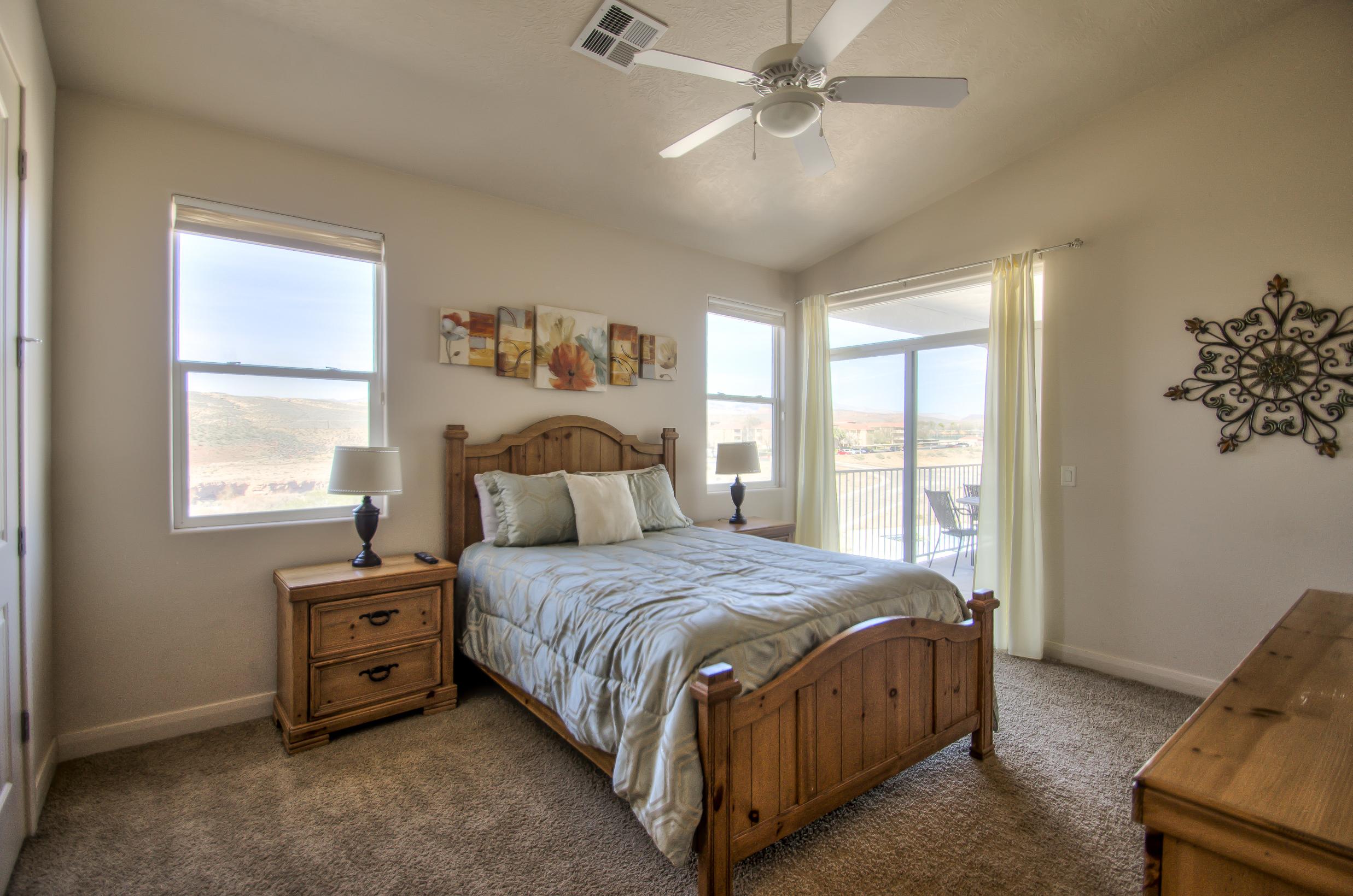 Master Bedroom - Queen