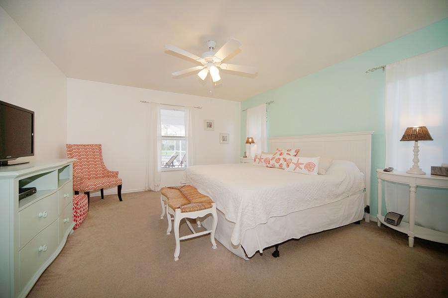 Wischis Florida Home - Vacation Homes Cape Coral - Property Management Cape Coral - Real Estate