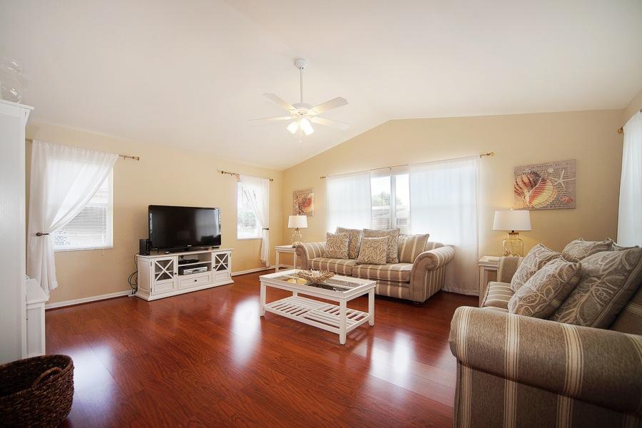 Wischis Florida Home - Vacation Homes Cape Coral - Property Management Cape Coral - Real Estate