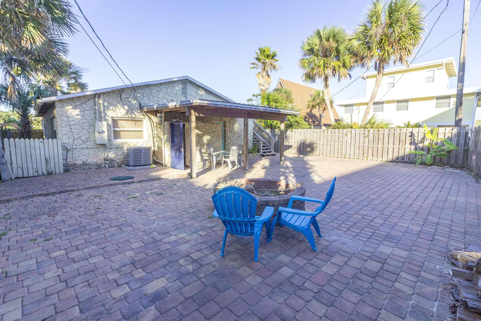 Spacious Backyard!