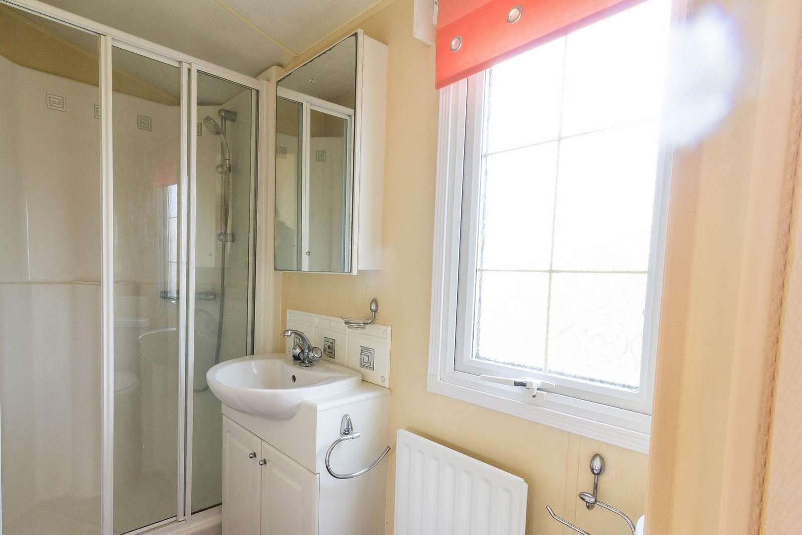 Great family bathroom in this 6 berth caravan