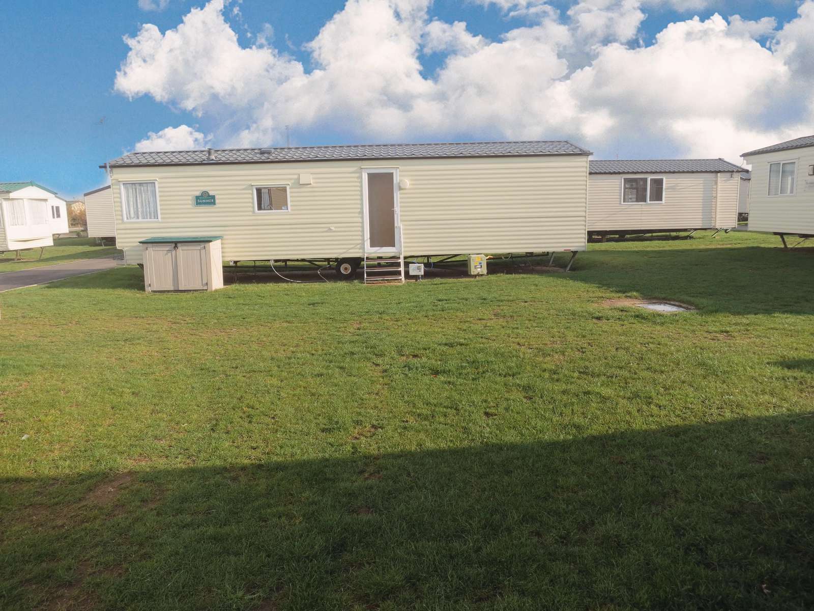 Lovely caravan for hire on a superb haven family park near Great Yarmouth!