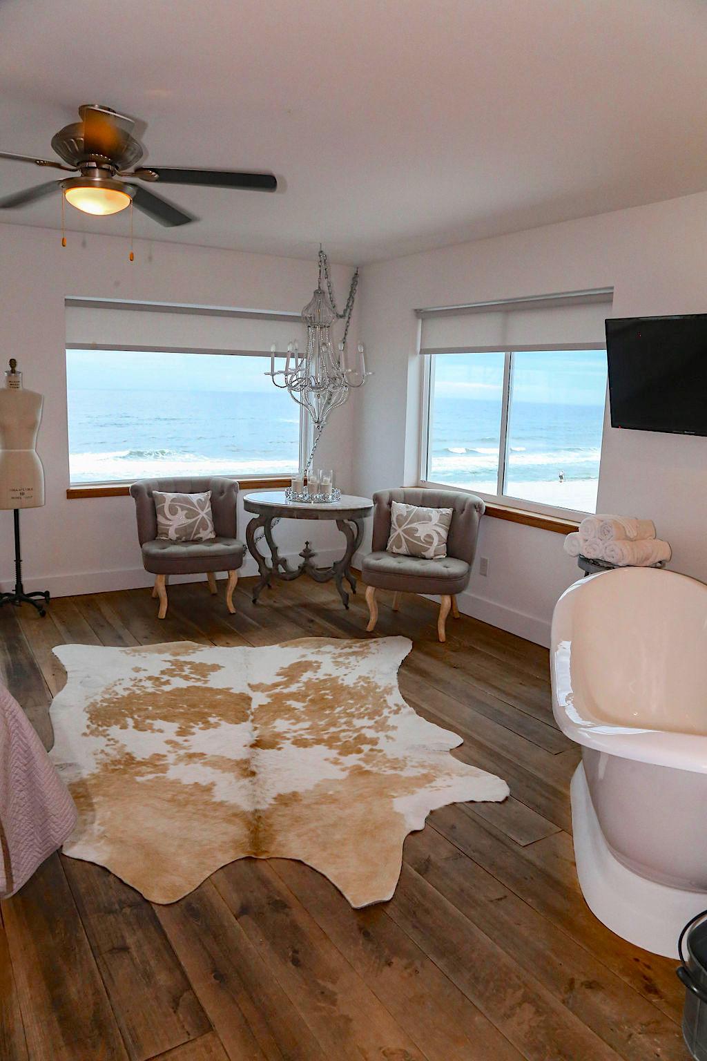 slipper tub in bridal suite