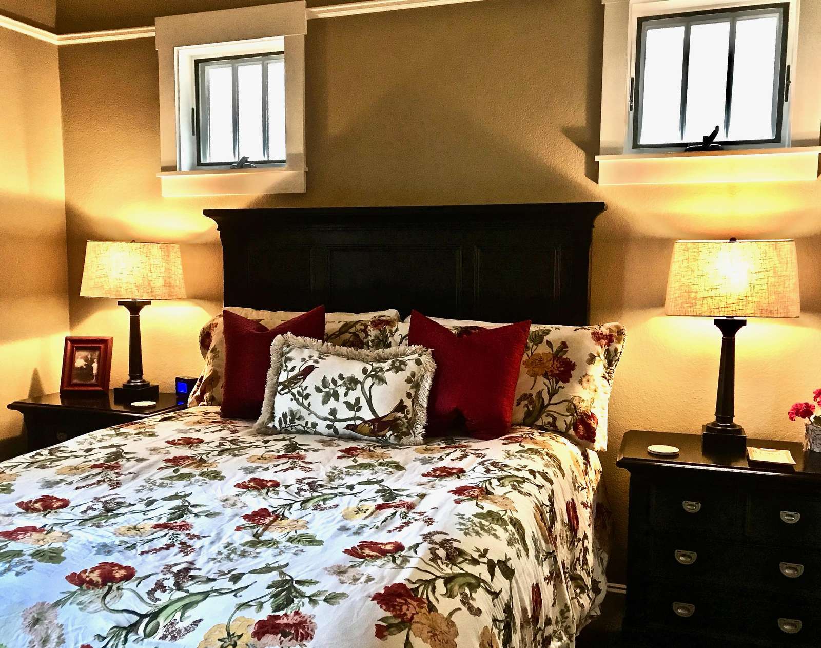 Queen Suite also offers Luxury Bedding and fine quality linens