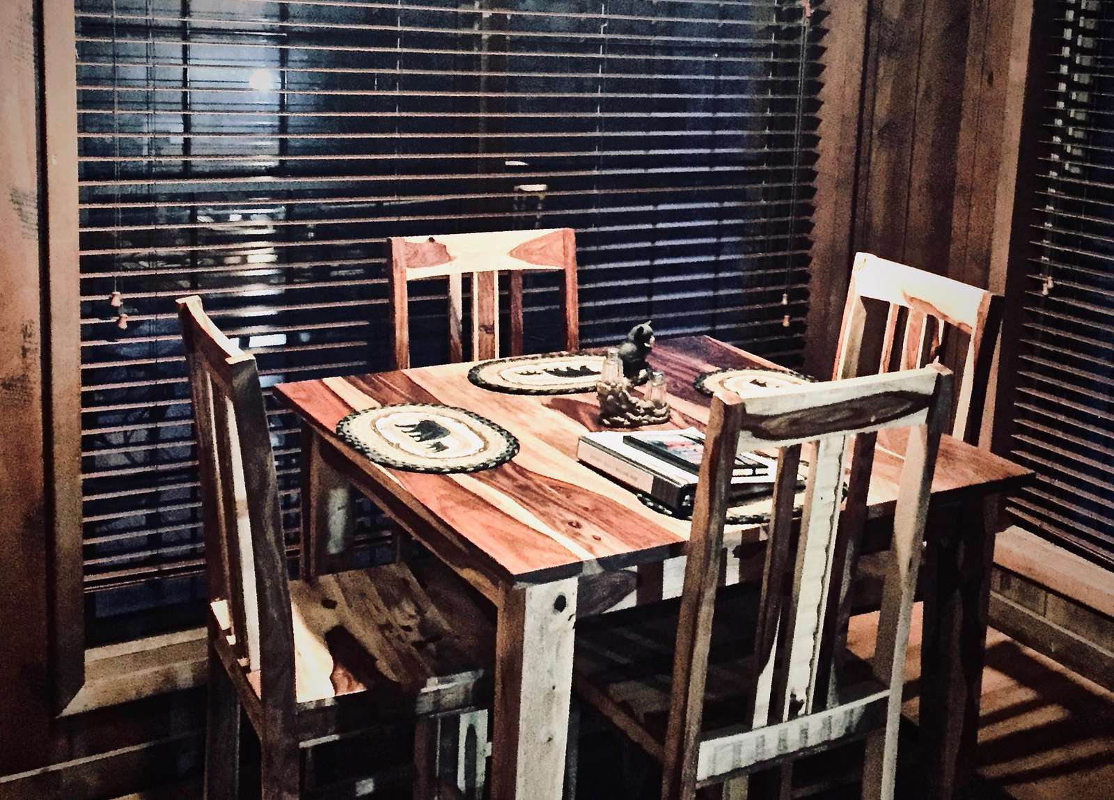Rustic Dining Table (2018), and additional seating at the breakfast bar!