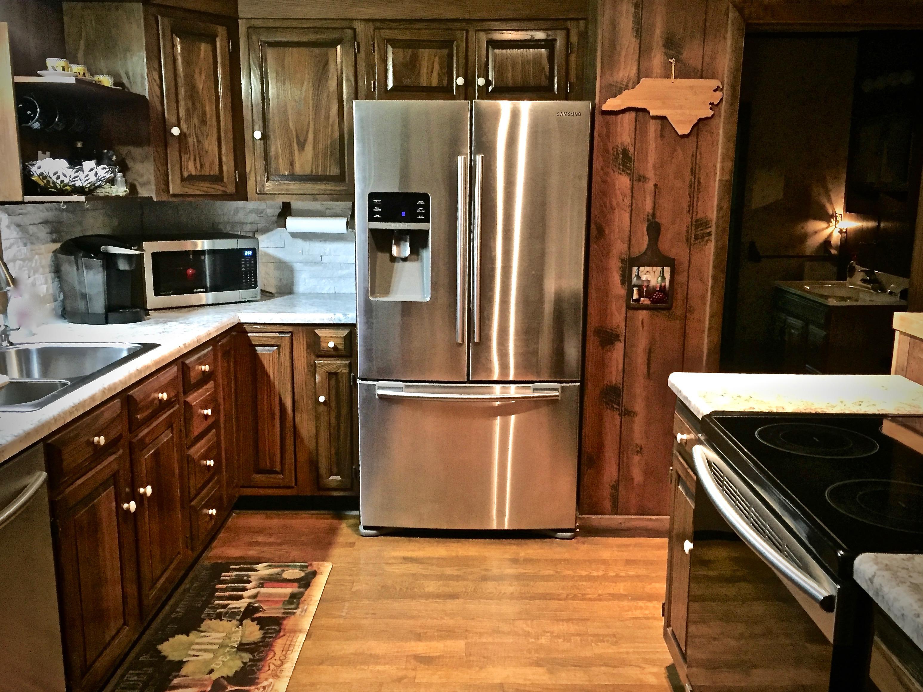 Newly remodeled (2017) Kitchen is a Chef's Delight!