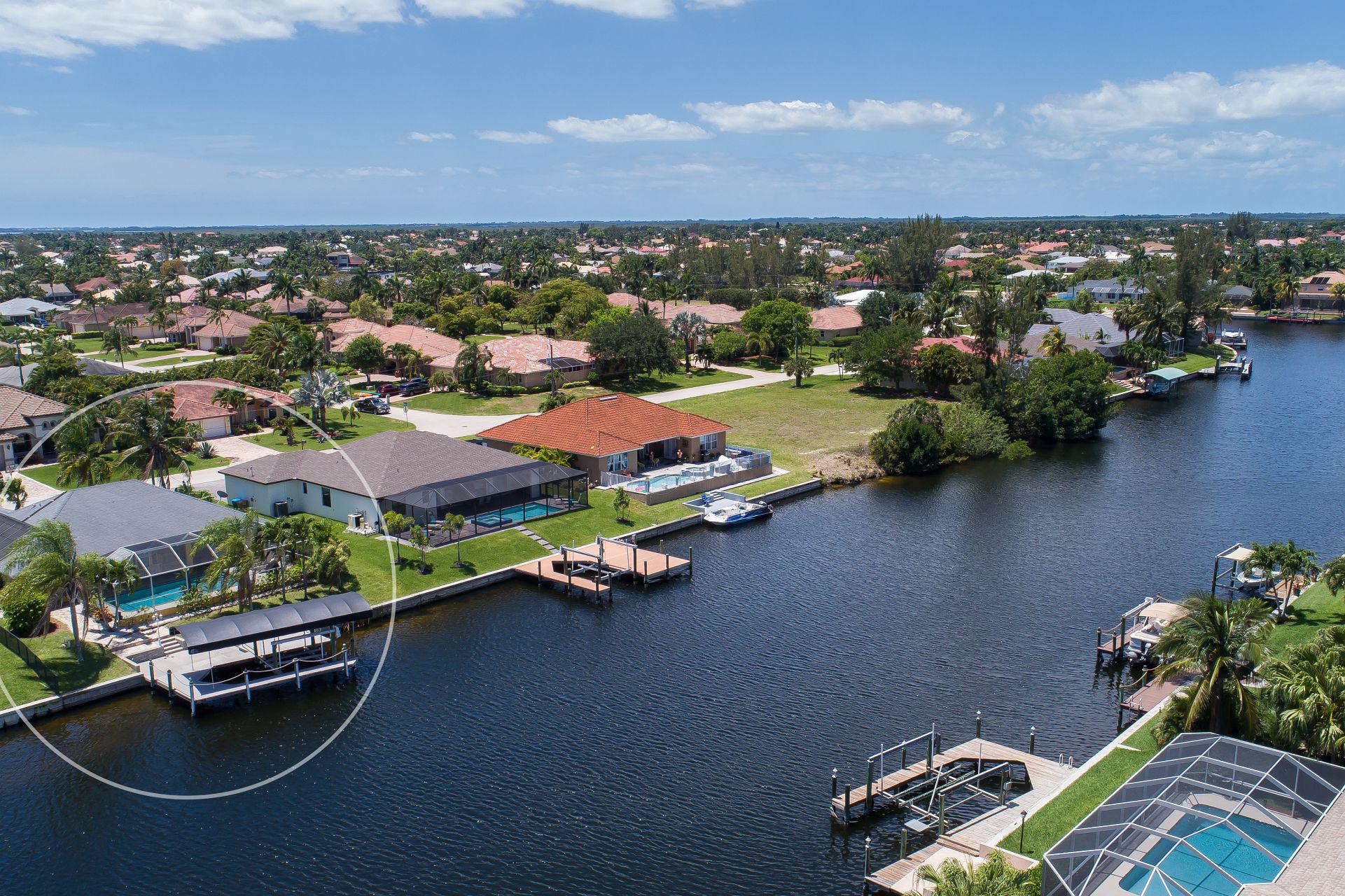 Wischis Florida Home - Vacation Rentals Cape Coral - Property Management - Real Estate
