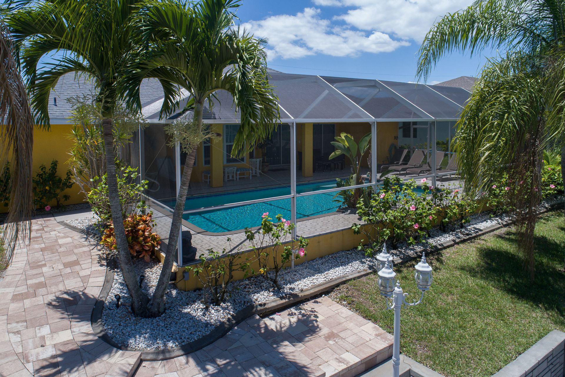 Wischis Florida Home - Vacation Rentals Cape Coral - Property Management - Real Estate