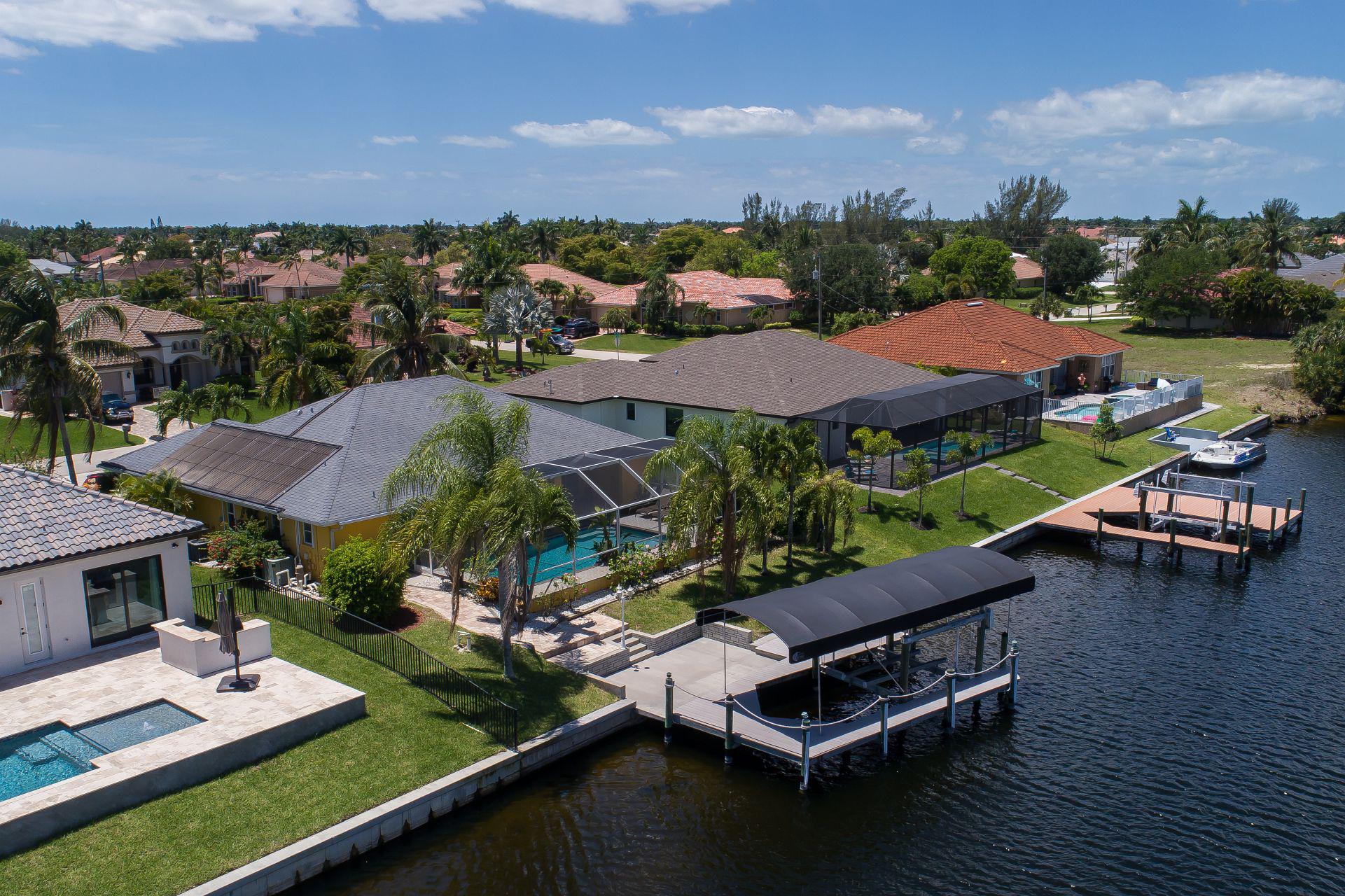 Wischis Florida Home - Vacation Rentals Cape Coral - Property Management - Real Estate