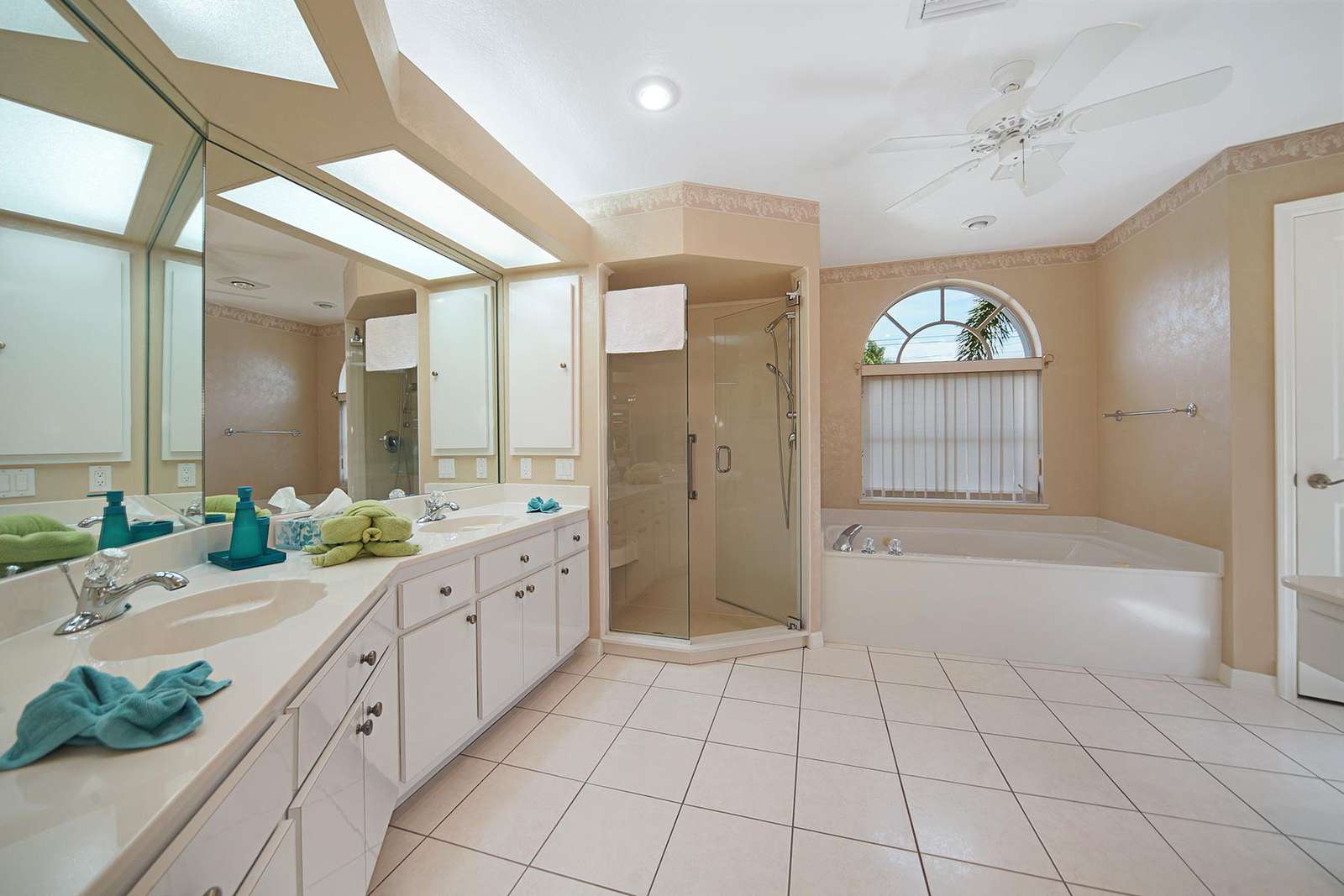 Wischis Florida Home - Vacation Rentals I Property Management I Real Estate