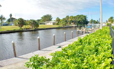 Community boat dock