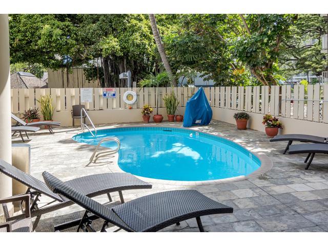 Pool & Lounge Chairs