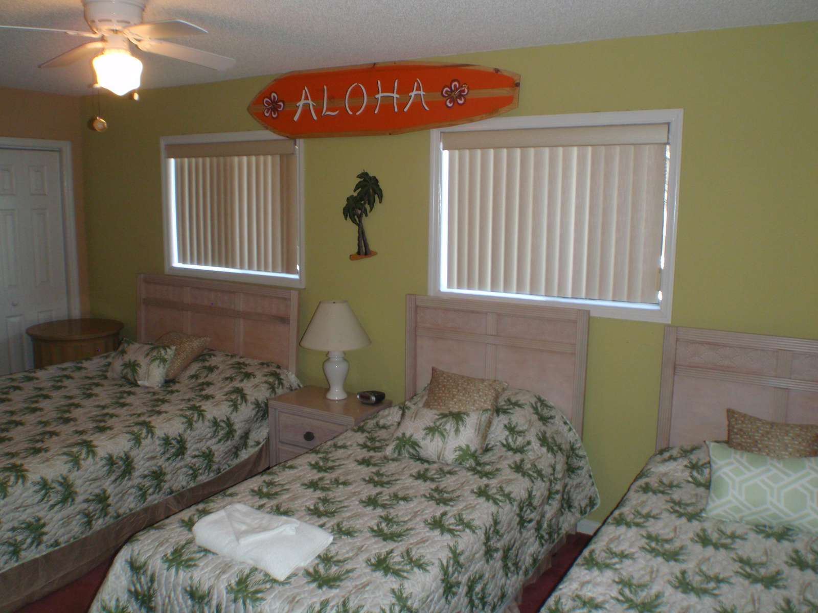 2nd Floor Bedroom w/ensuite bathroom