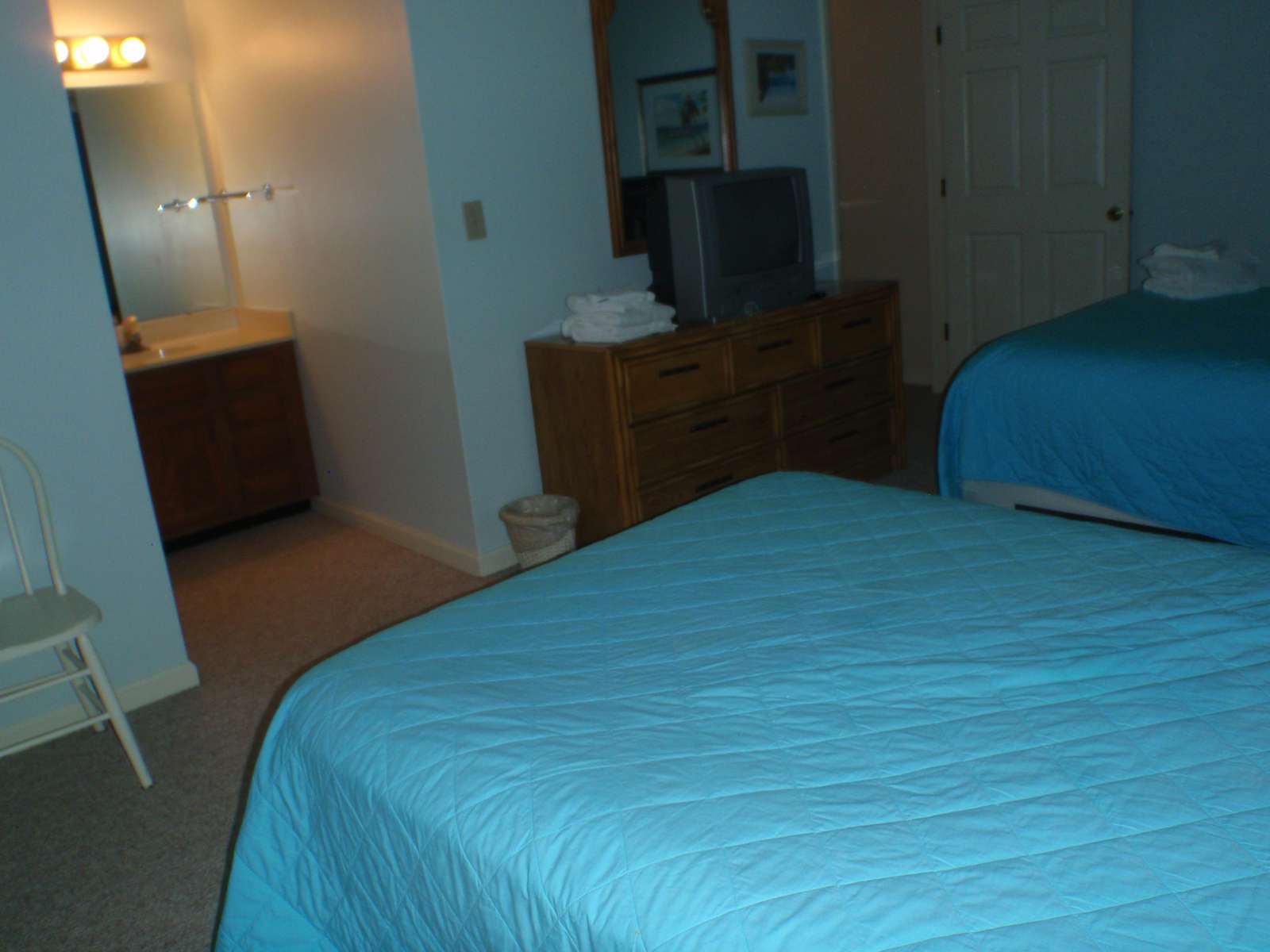 2nd Floor Bedroom w/ensuite Bathroom