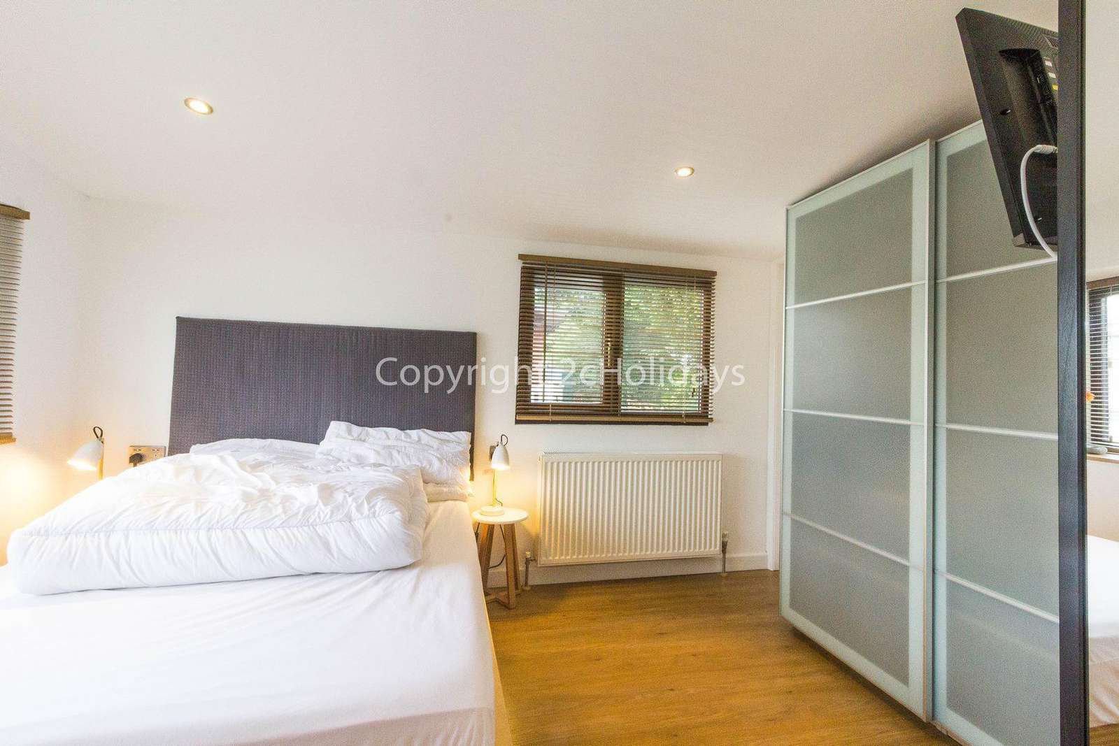 Affordable holidays in Suffolk with 2cHolidays