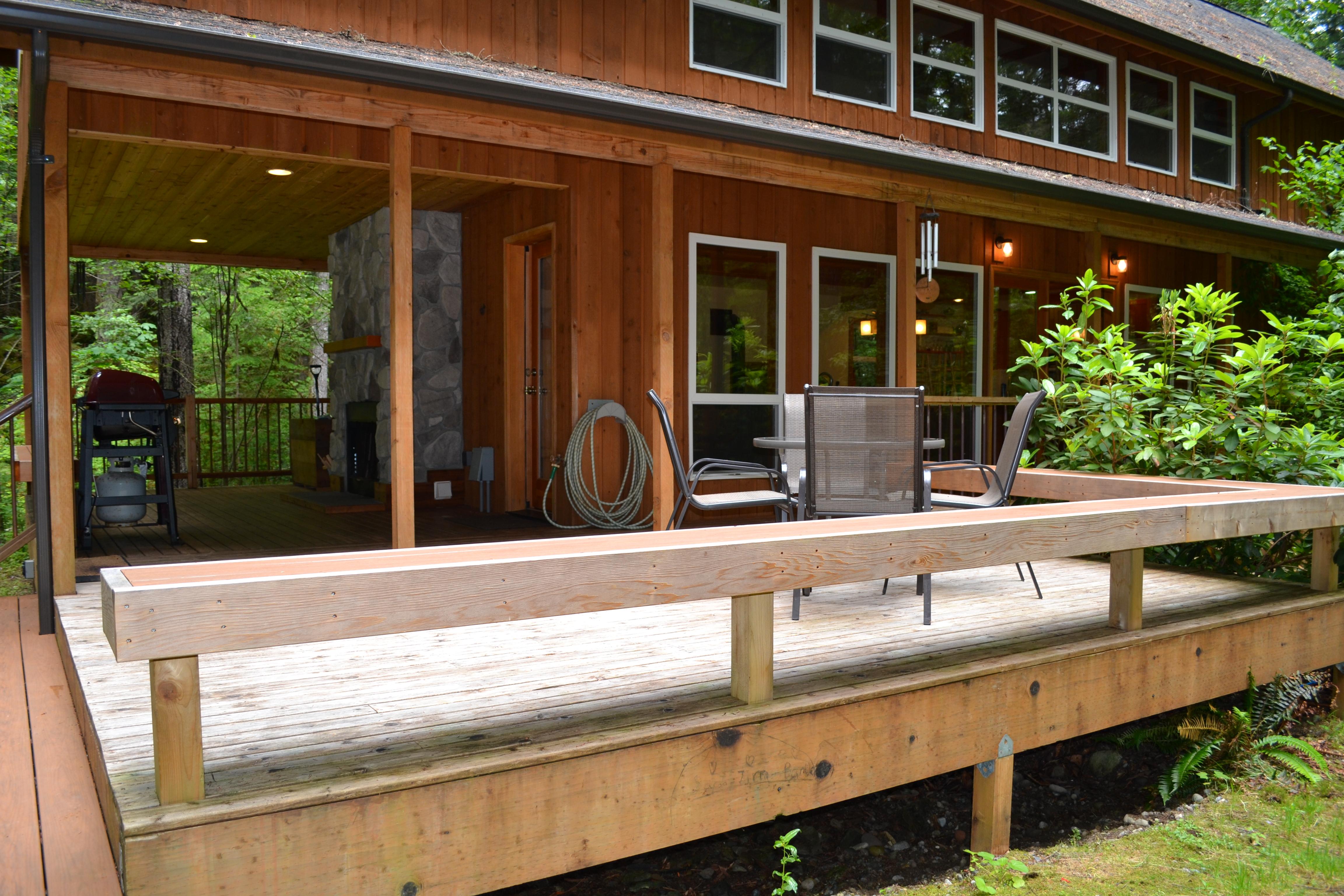 Deck with covered porch, BBQ, Table & Chairs & Outside Fireplace!