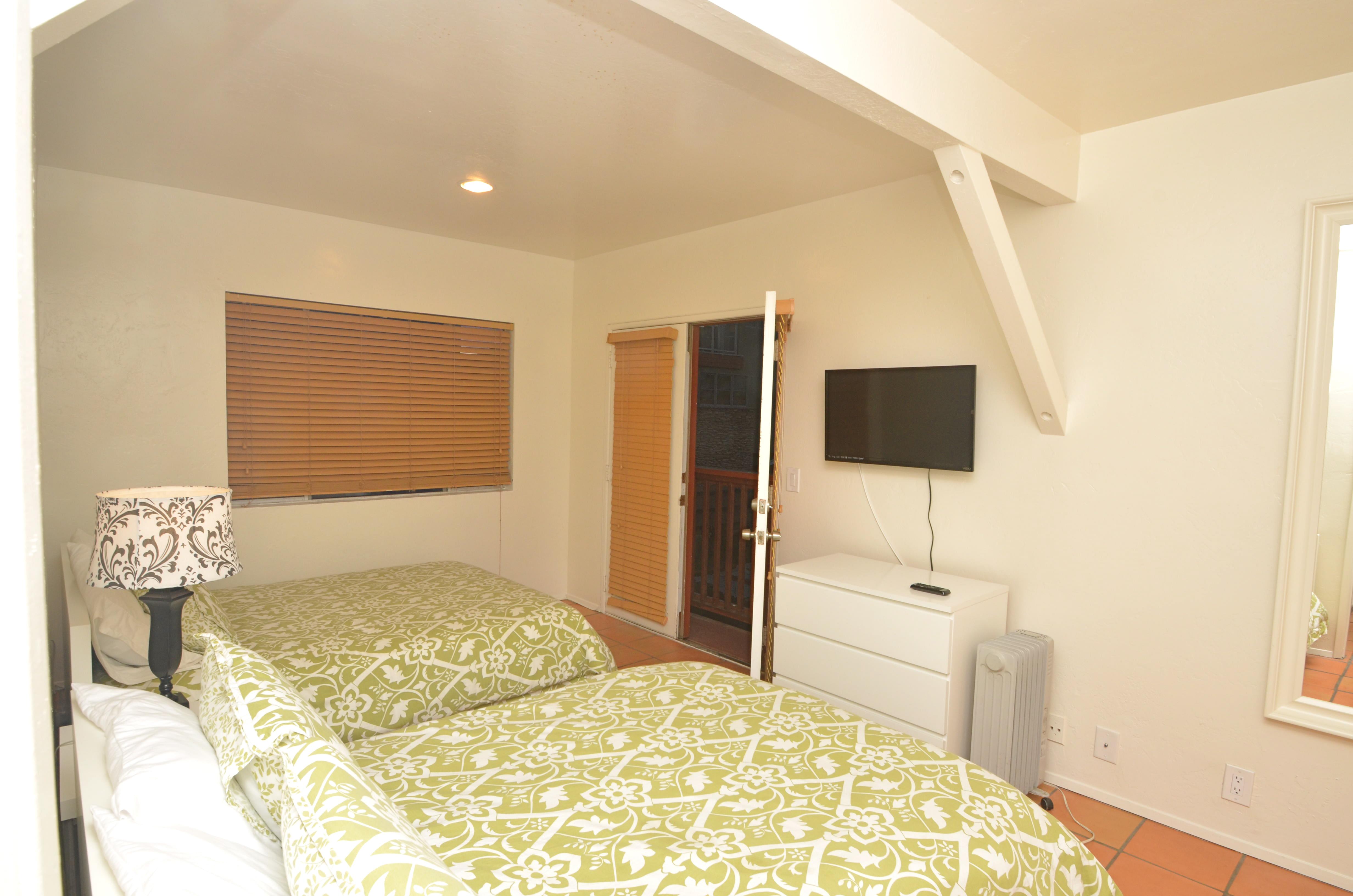 Front Bedroom upstairs (3)
