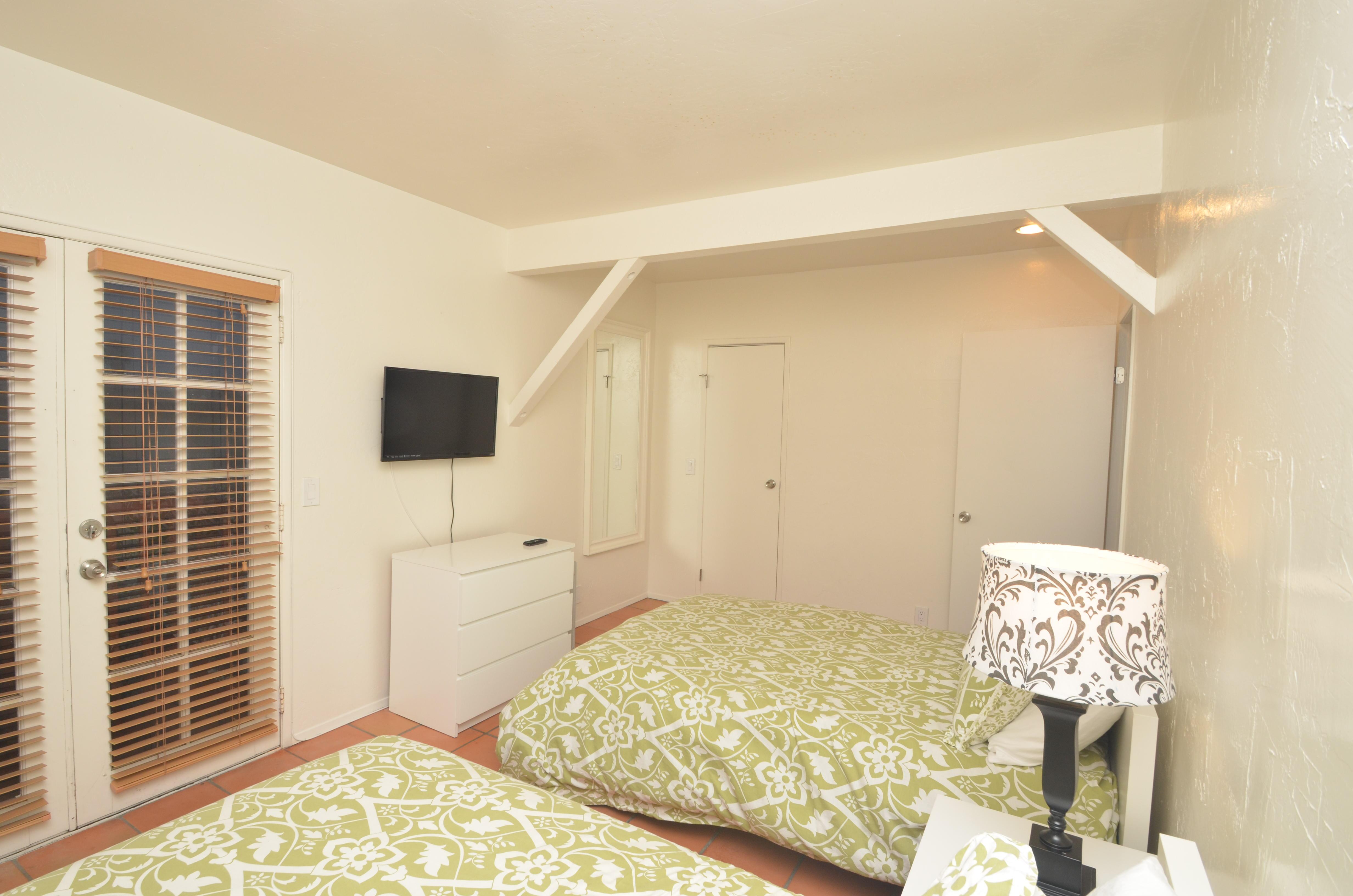 Front Bedroom upstairs (2)