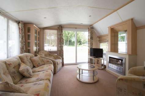 Modern and luxurious caravan to rent through 2cholidays