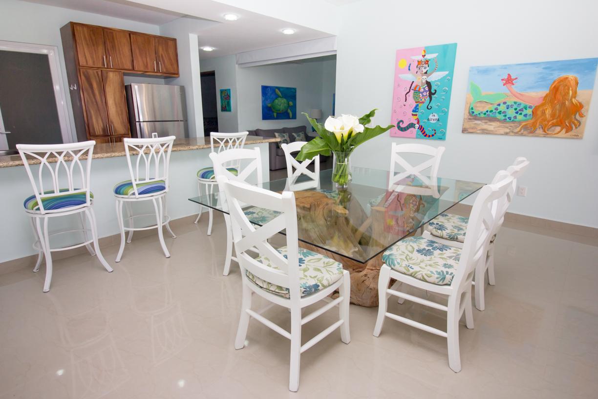 Dining area and eating bar