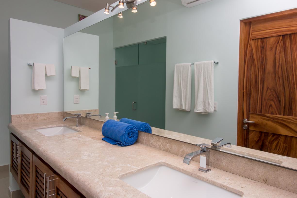 Double sinks in the master ensuite