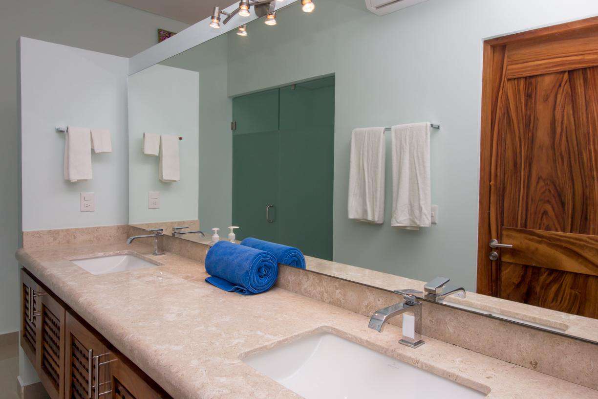 Double sinks in the master ensuite