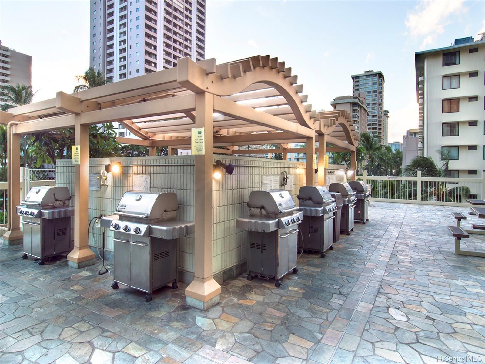 Grilling Area - 6th Floor Sundeck