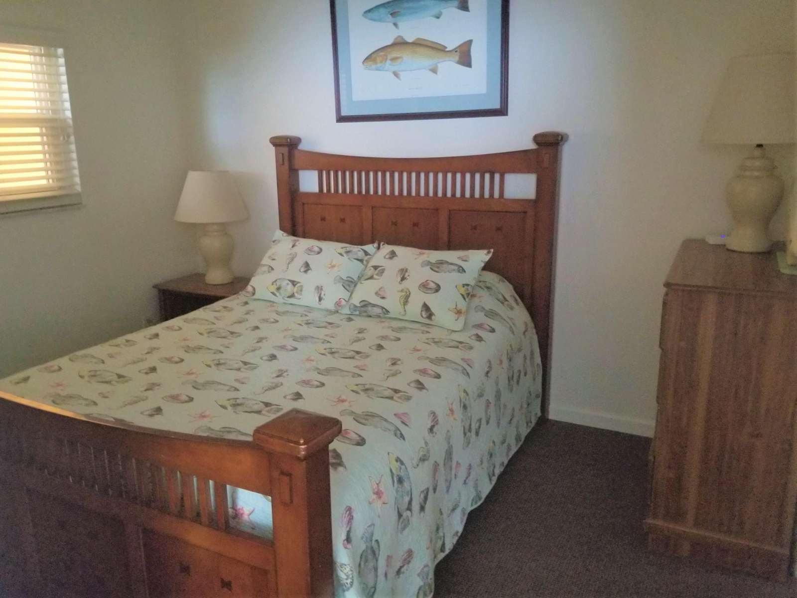 Guest bedroom (queen)