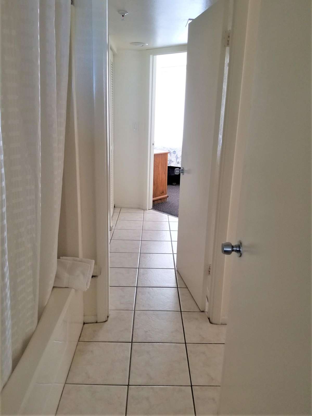 Hallway thru bathrooms