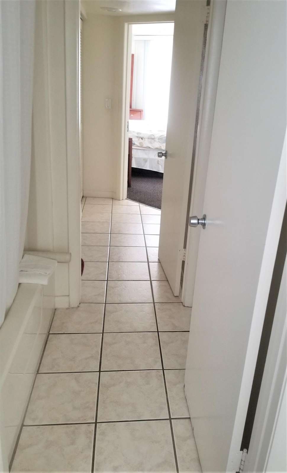 Hallway thru bathrooms