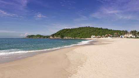 Only a 10-15 minute walk to Playa Chahue