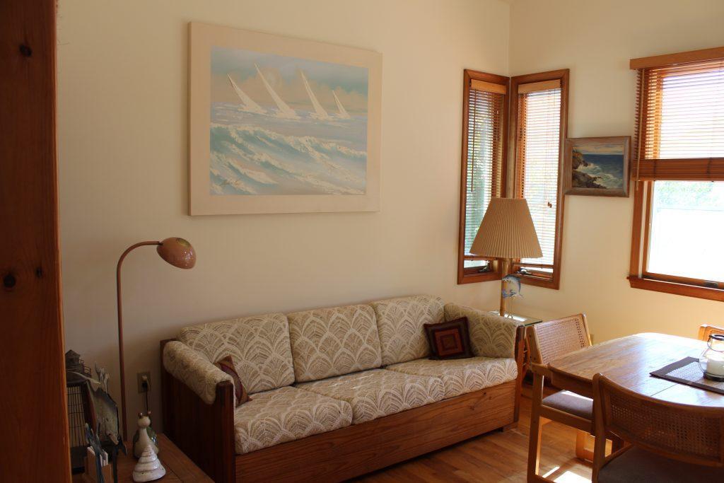 Entry room seating