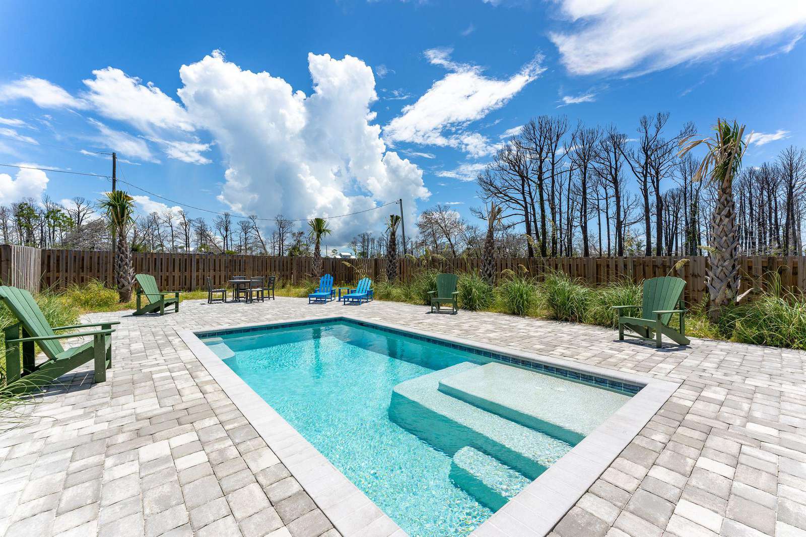 10X20 Pool Fenced Yard