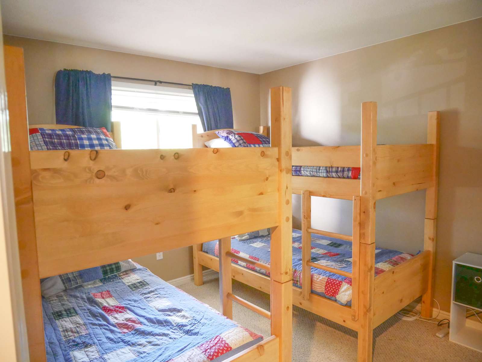 Bedroom 3 = 4 Twin Beds