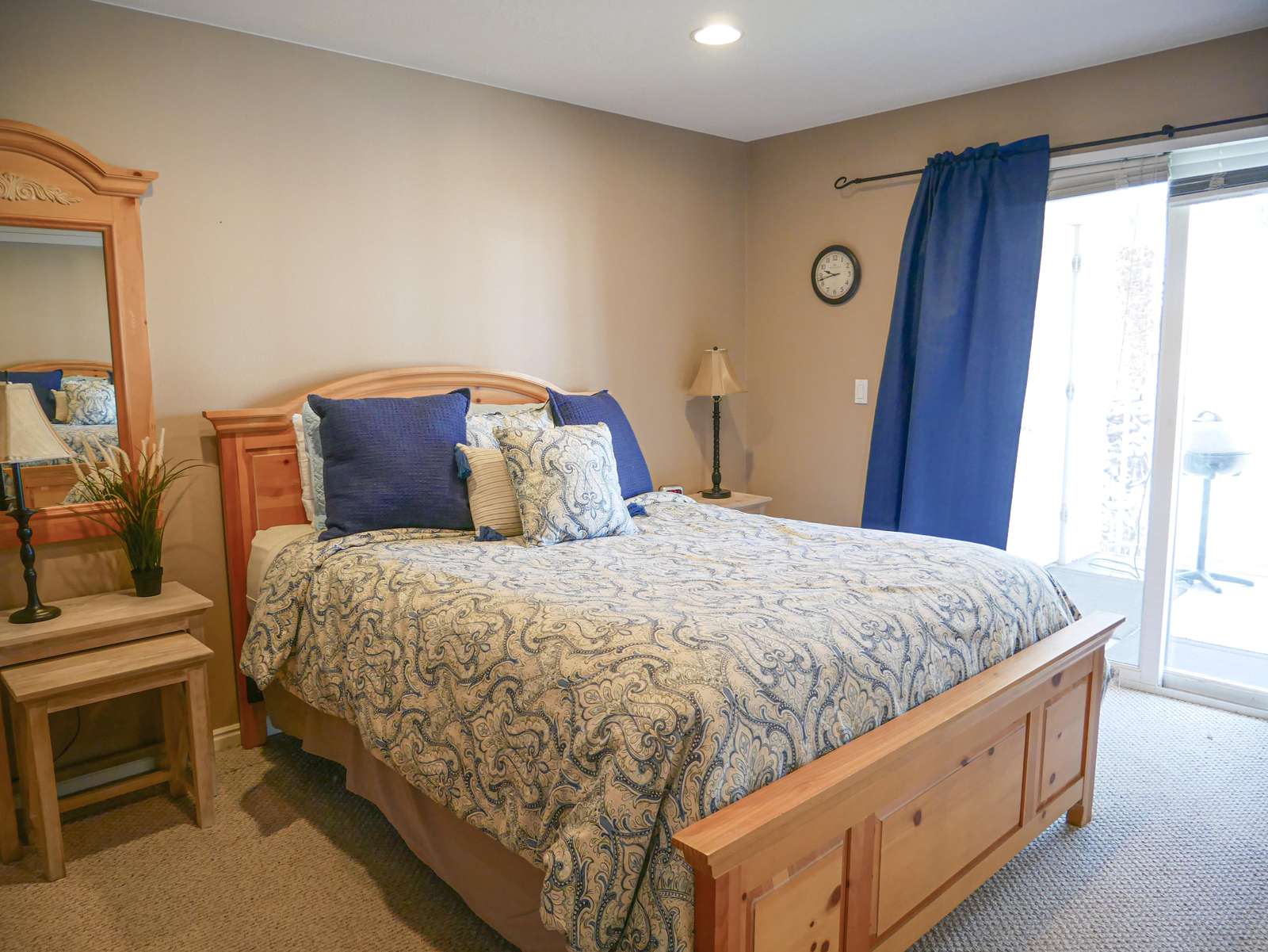 Master Bedroom - Queen Bed