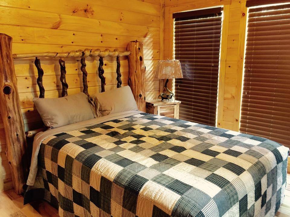 Spirit Lake Manor Natural Bridge Cabin Rental