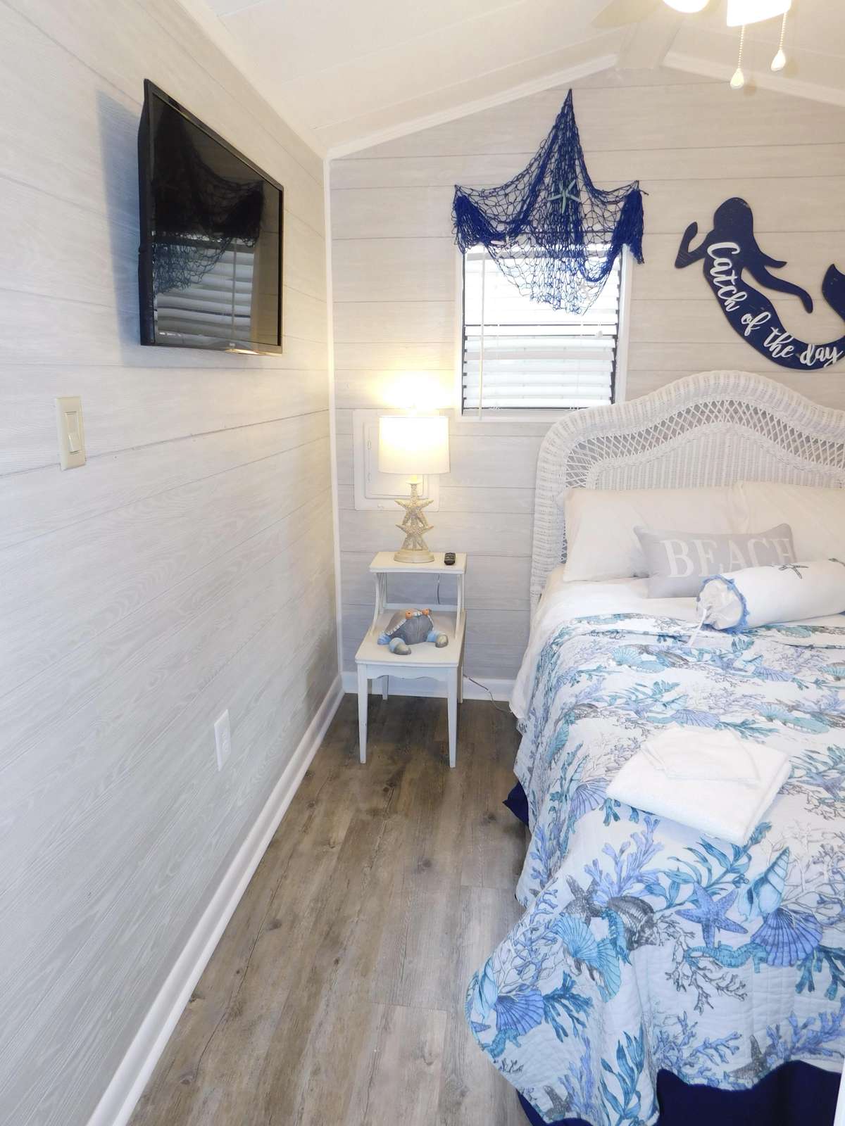 Full Size Bedroom