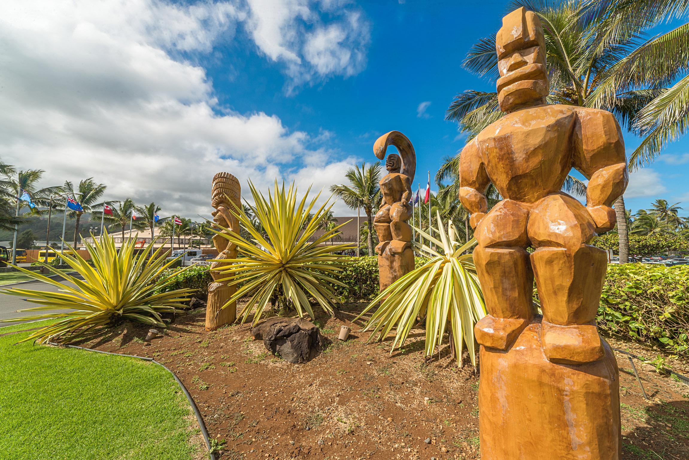 Carvings at entrance of Polynesian Cultural Center