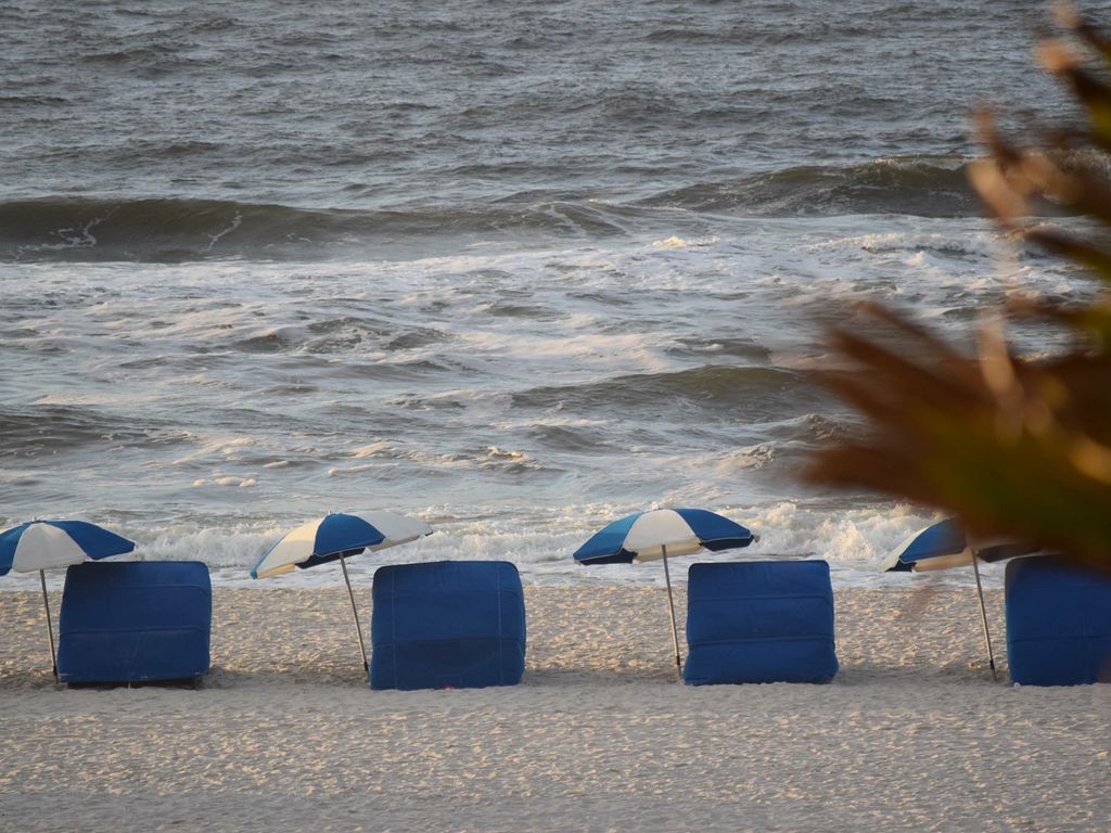 BEACH SERVICE